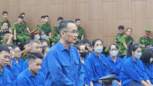 Xét xử băng nhóm đòi nợ bằng cách ghép ảnh khỏa thân, đăng lên trang “tình một đêm”