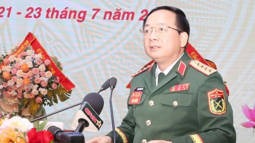 Đại tướng Trịnh Văn Quyết yêu cầu Quân chủng Hải quân tiếp tục bảo vệ, giữ vững chủ quyền biển, đảo