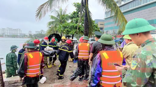 Tìm thấy thi thể nam giới trôi dạt trên vịnh Hạ Long cách địa điểm đắm tàu Vịnh Xanh 58 khoảng 500m