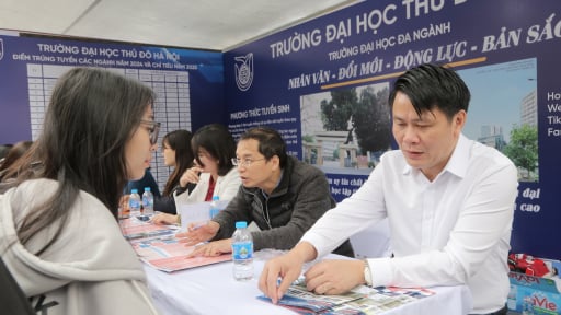 Dự đoán điểm chuẩn đại học năm 2025: Ngành nào giữ nguyên, ngành nào lấy điểm cao?