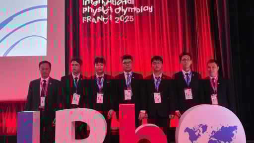 5 học sinh Việt Nam thắng lớn tại Kỳ thi Olympic Vật lý Quốc tế 2025