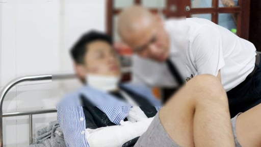 Vượt 400 km từ Hà Nội đến Hà Tĩnh, người chồng gục ngã khi thấy vợ và chị dâu tử vong, con trai bị thương nặng