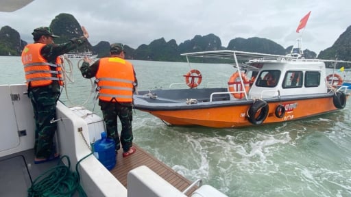 Phát hiện thi thể nữ giới nghi là nạn nhân vụ lật tàu trên vịnh Hạ Long