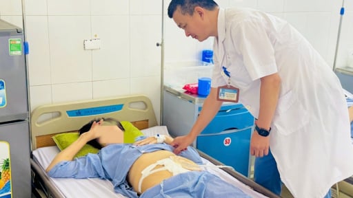 Hoại tử đại tràng, mất hậu môn vì thụt tháo 'detox' bằng chanh muối