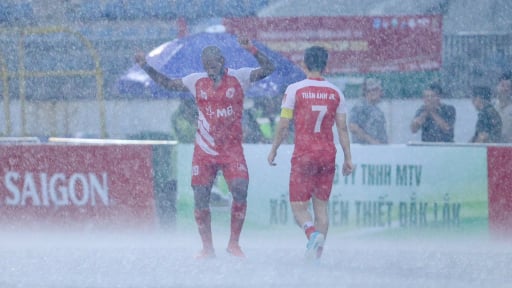 Thiên Khôi FC vào chung kết sau trận 'thuỷ chiến'kịch tính với MyMy FC