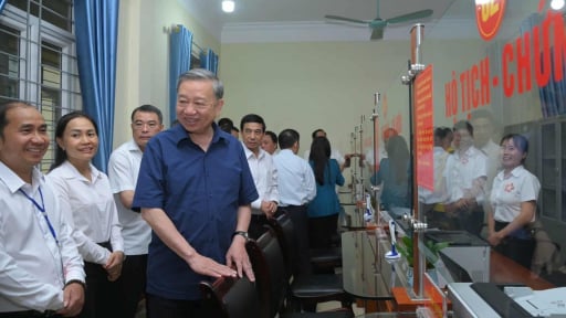 Tổng Bí thư Tô Lâm: Người dân có thu nhập cao, đời sống ổn định mới yên tâm bảo vệ biên cương
