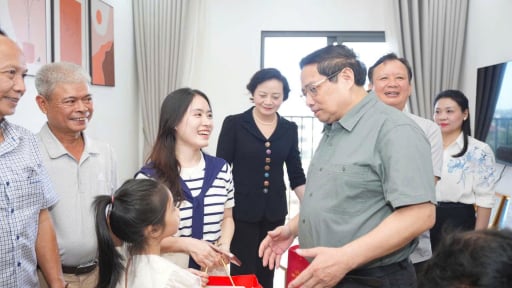 Thủ tướng kiểm tra phát triển nhà ở xã hội tại TP. Huế: 'Người dân rất quan tâm bởi an cư mới lạc nghiệp'