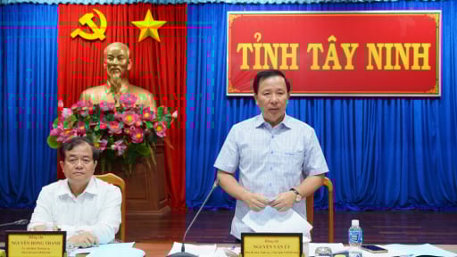 Chủ tịch UBND tỉnh Tây Ninh (mới) chỉ đạo tại cuộc họp về tiến độ các dự án trọng điểm trên địa bàn tỉnh Tây Ninh (cũ)