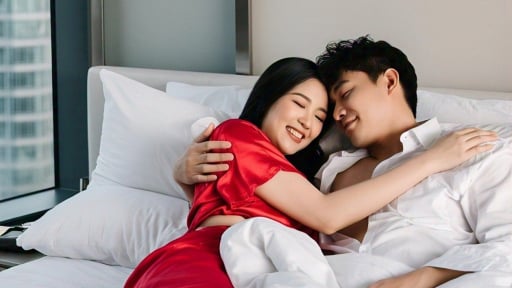 Tôi tái hôn với trai tân, đêm đầu tiên anh thì thầm 1 câu khiến tôi hiểu vì sao anh nhất định cưới người '1 lần đò'