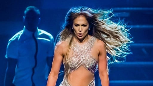 Jennifer Lopez hở bạo sau ly hôn