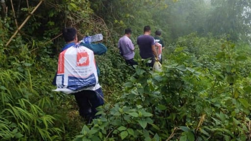 Sau lũ, một xã ở Nghệ An còn 5 bản bị cô lập, chính quyền kêu gọi cứu trợ giúp dân 