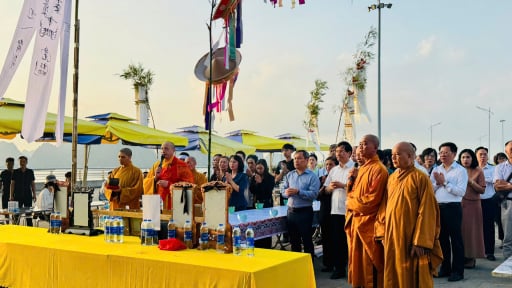 Đại lễ cầu siêu cho 39 nạn nhân tử vong trong vụ lật tàu trên vịnh Hạ Long