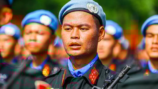 Mồ hôi đẫm vai áo, chiến sĩ tập luyện giữa “chảo lửa” thao trường diễu binh sẵn sàng cho nhiệm vụ A80