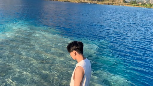 Cách Hải Phòng 20km, nơi này là Tuyệt Tình Cốc, người ta đang đến tha hồ chụp ảnh, lội nước, soi gương