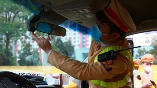 Bộ Công an đề xuất lắp camera khoang hành khách, thu hồi bằng lái nếu khai gian
