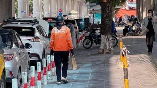 Nam sinh mất xe khi giao đồ ăn ở Hà Nội nhận 'cái kết đẹp', quyết định giúp đồng bào lũ lụt