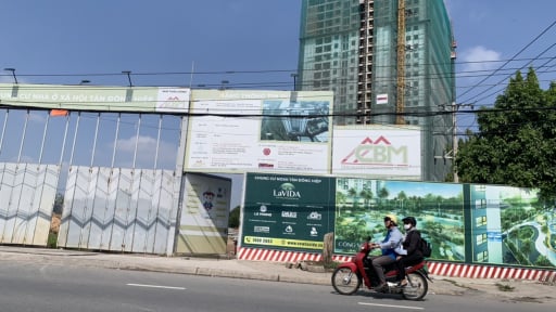 Vắng bóng nhà ở xã hội, bài toán nhà giá rẻ cho người dân TP.HCM khó tìm lời giải