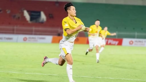 Chia tay CLB Bình Định, Vũ Minh Tuấn gia nhập SHB Đà Nẵng?