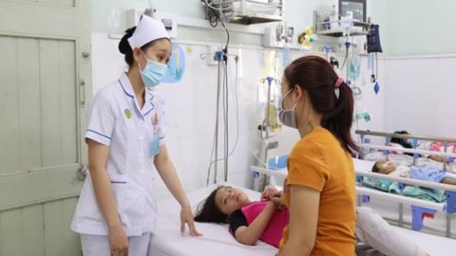 Gần 17.000 ca sốt xuất huyết, ngành y tế TP.HCM khẩn cấp triển khai ứng phó