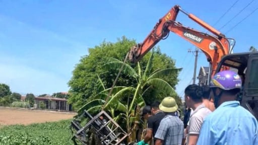 Lật xe nâng, một người đàn ông ở Ninh Bình tử vong