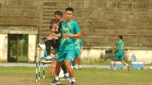 Tiền vệ Doãn Ngọc Tân buồn bã đề cập tới chấn thương nặng