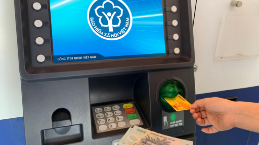 BHXH TP.HCM hỗ trợ người hưởng lương hưu chuyển sang nhận tiền qua tài khoản