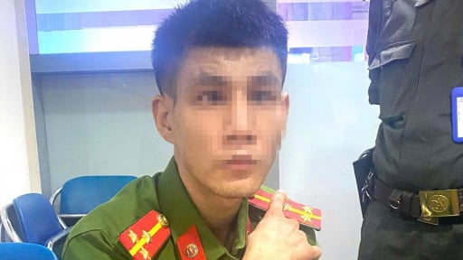 Giả danh thượng úy công an “vào sân bay chơi”, nam thanh niên bị bàn giao công an xử lý