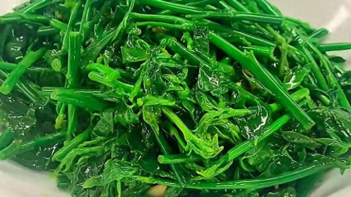 Loại rau dân dã giúp ngủ ngon, giúp giải độc, bảo vệ mắt, xào tỏi thơm phức, giòn tan, ngon hơn cả thịt
