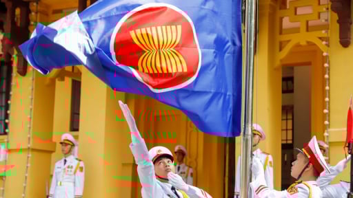 Lễ Thượng cờ Kỷ niệm 30 năm Việt Nam tham gia ASEAN và 58 năm thành lập Hiệp hội