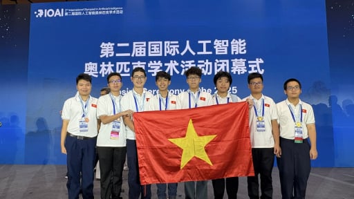 8 nam sinh trường chuyên giành Huy chương Olympic Trí tuệ nhân tạo quốc tế 2025: Chủ yếu học lớp 10, 11