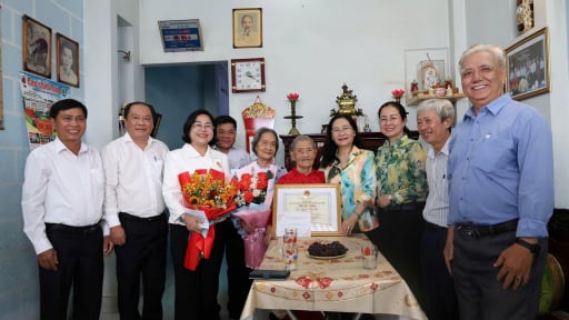 Thống nhất chính sách mừng thọ người cao tuổi trên địa bàn TP.HCM