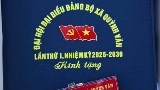 Bí thư xã Quỳnh Văn trần tình vụ 'vượt rào' phát quà dịp Đại hội: 'Lỡ đặt hàng, không phát sợ lãng phí'