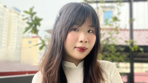 Học 2 chương trình ở trường top đầu ngành Kinh tế, nữ lớp trưởng tốt nghiệp Thủ khoa