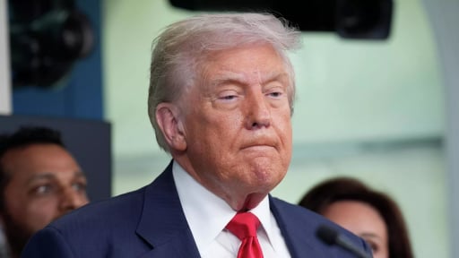Phương Tây kinh hoàng trước những tuyên bố của ông Trump về ông Zelensky
