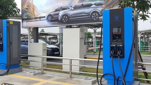 Lấy năng lượng mặt trời để sạc xe điện, TP.HCM xây dựng lộ trình cho từng giai đoạn 
