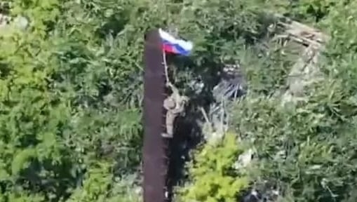 Nga tiến như vũ bão trên chiến trường, khép chặt gọng kìm Donetsk, ép Kiev nhượng đất
