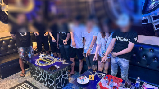 Nhóm điều tra viên nhận hối lộ để không xử lý 2 cặp nam nữ dùng ma túy trong quán karaoke