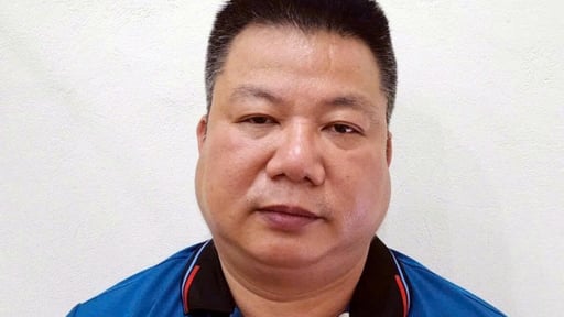 Khởi tố người đàn ông rút chìa khóa xe khách giữa đường Vành đai 3 Hà Nội rồi bỏ đi