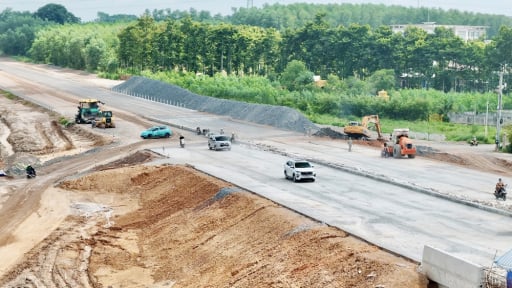 Phó Thủ tướng làm việc với Đồng Nai: Tỉnh 'xin' hỗ trợ hơn 27.000 tỷ đồng cho hai đại dự án giao thông liên vùng