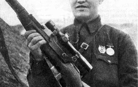Vasily Grigoryevich Zaytsev: Từ anh chàng săn sói đến anh hùng Xô Viết