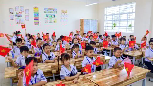 Mức đóng BHYT của học sinh, sinh viên TP.HCM năm học 2025-2026: Vì sao có sự khác biệt giữa các khu vực