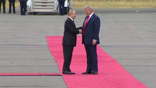 XEM Tổng thống Mỹ Trump chào đón Tổng thống Nga Putin ở Alaska