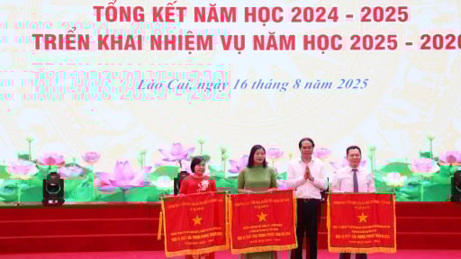 Nông thôn Tây Bắc: Lấy giáo dục vùng cao là nền tảng, giáo dục dân tộc nội trú là nòng cốt, trường chuyên là mũi nhọn