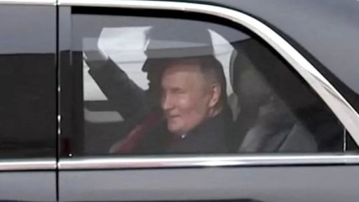 Tiết lộ lý do ông Putin lên xe của ông Trump