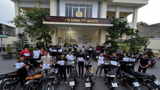 Vụ nhóm nam, nữ che biển số xe để so kè tốc độ: Cảnh sát bắt tạm giam 17 người