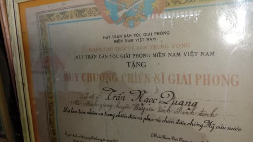 Bài dự thi 'Việt Nam trong tôi': Tự do viết từ hàng triệu tấm bằng Tổ quốc ghi công