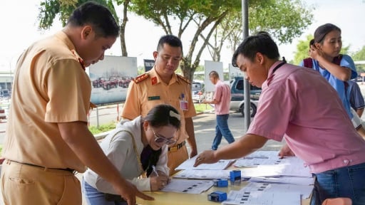 86 phường, xã ở TP.HCM được đăng ký xe trực tuyến, không cần mang xe đến trụ sở công an