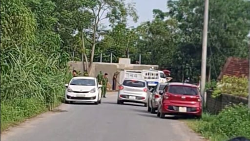 Bàng hoàng phát hiện 2 thi thể đang phân hủy nổi dưới mương nước ở Nghệ An