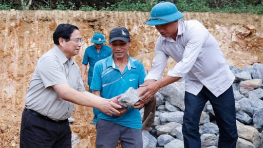 Ủng hộ xóa nhà tạm, nhà dột nát qua Quỹ Vì người nghèo do Ủy ban Trung ương MTTQ Việt Nam quản lý