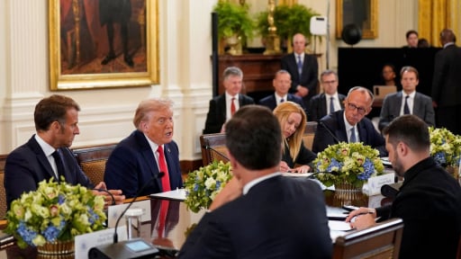 Ông Trump đã làm gián đoạn các cuộc đàm phán với các nhà lãnh đạo EU vì cuộc gọi của ông Putin